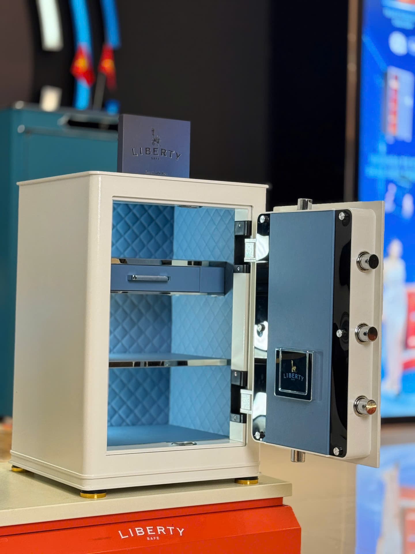 LIBERTY LB79 S12 Pro - Nỉ Trắng