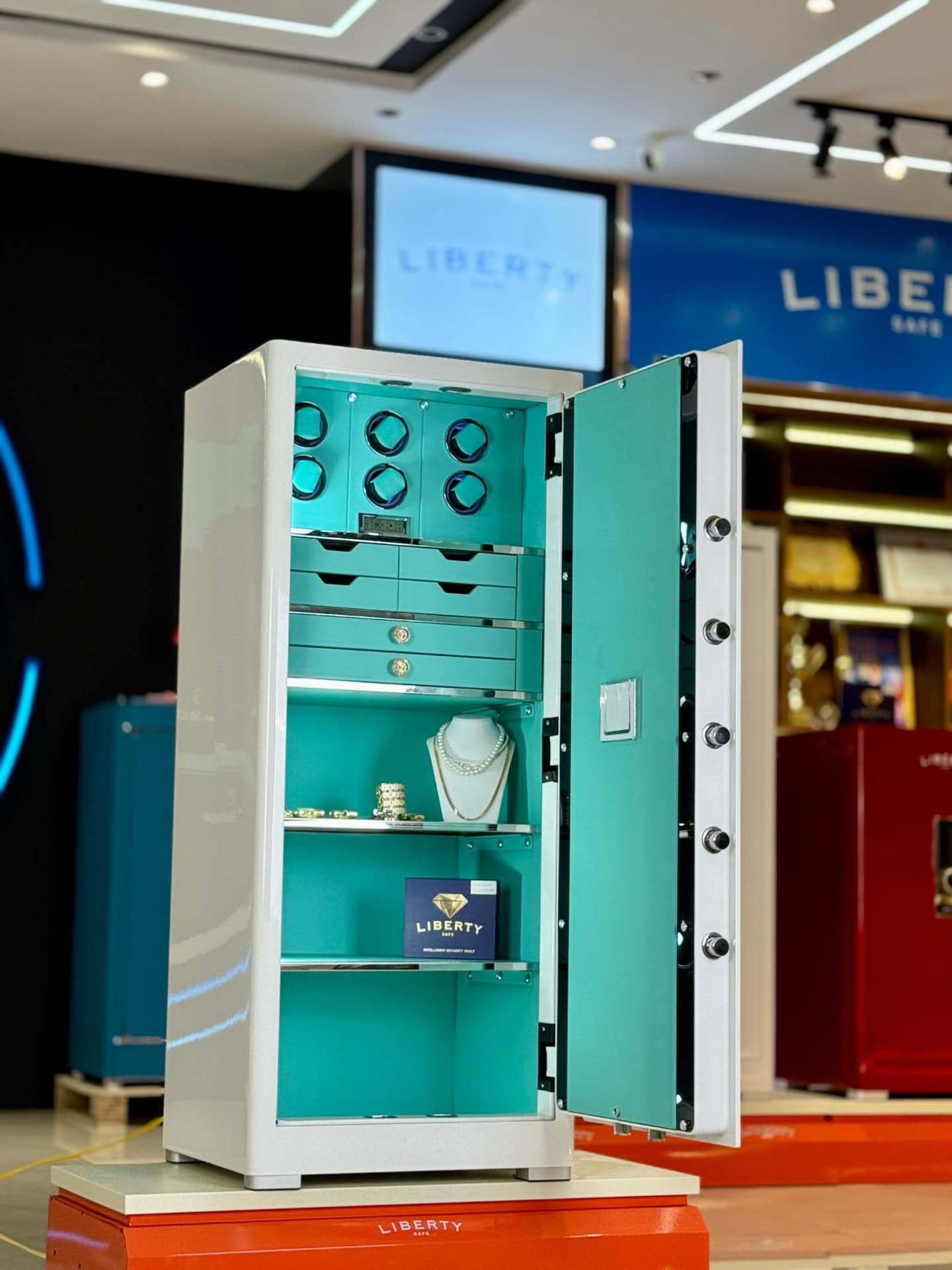 Két Sắt Đồng Hồ Liberty LB1500 PRO 6 Watch Winder Tiffany