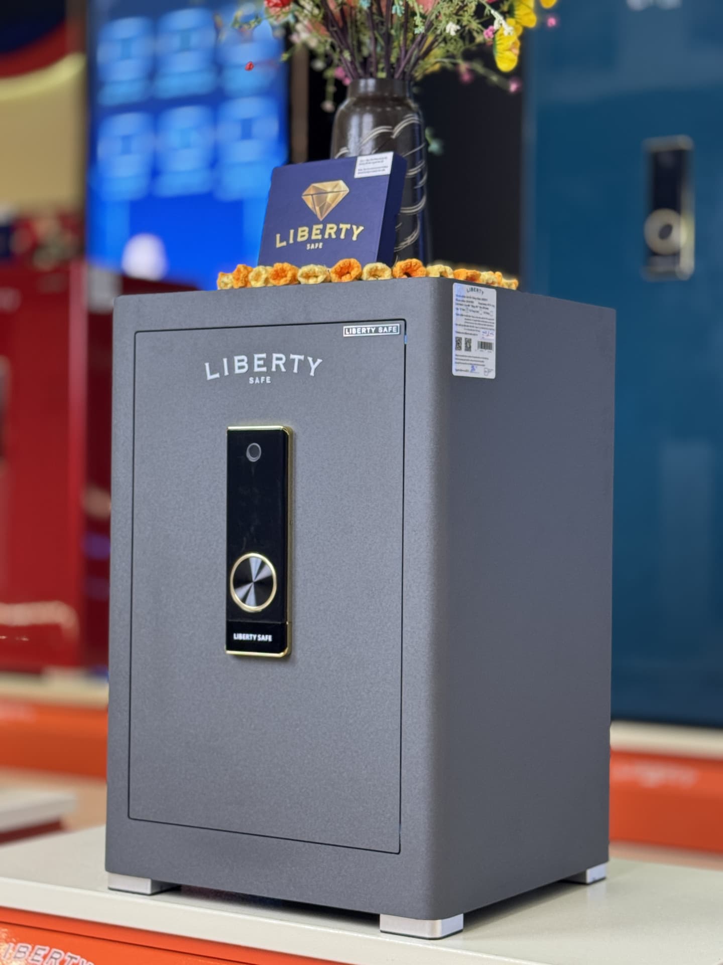 KÉT SẮT ĐỒNG HỒ LIBERTY LB68 PRO 2 WATCH WINDER - Nỉ Xám , Nỉ Vàng