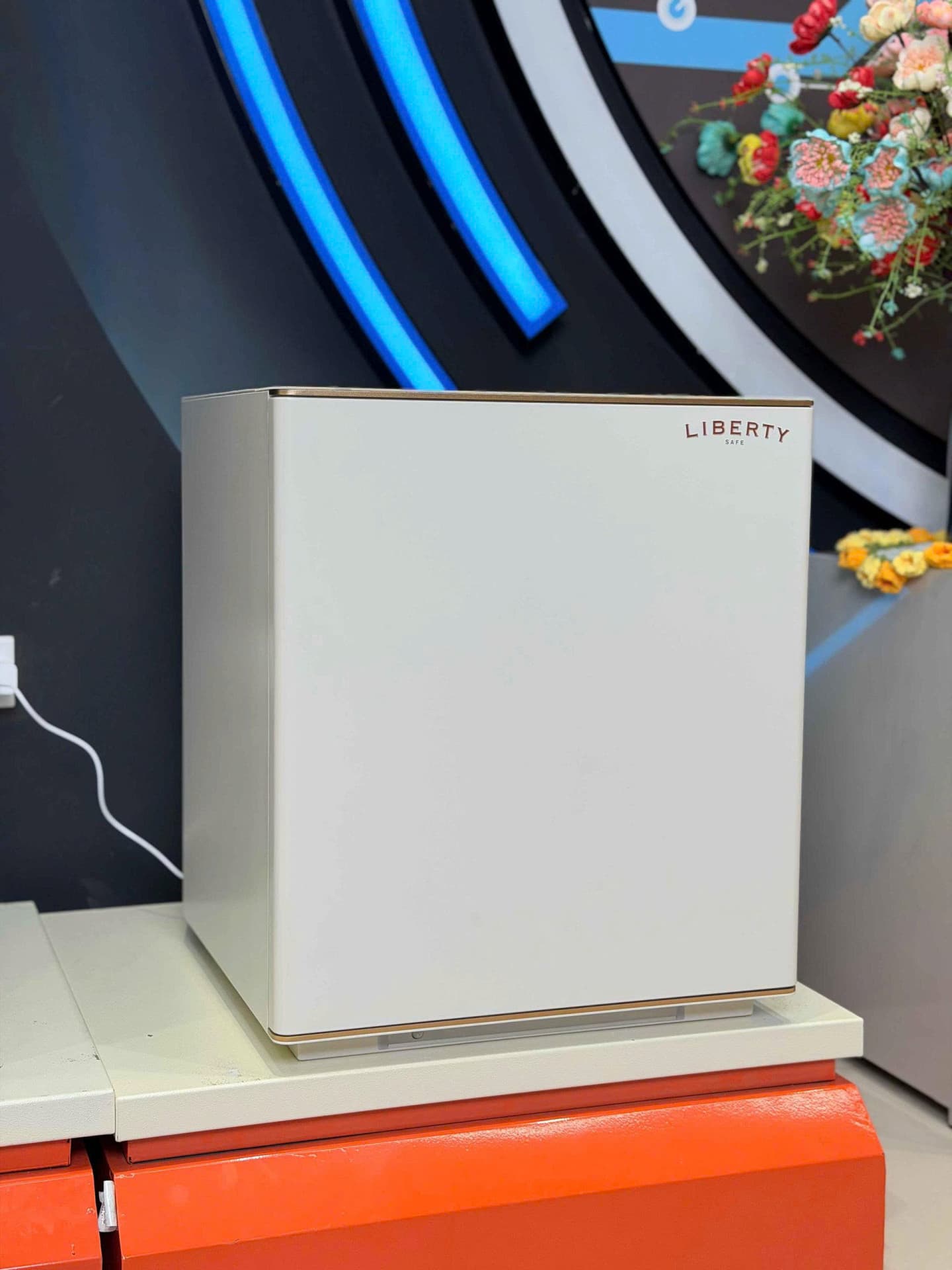 Két Sắt Thông Minh LIBERTY LBX300 – Đầu Giường Cao Cấp - Nỉ Xám , Nỉ Vàng, Nỉ Trắng