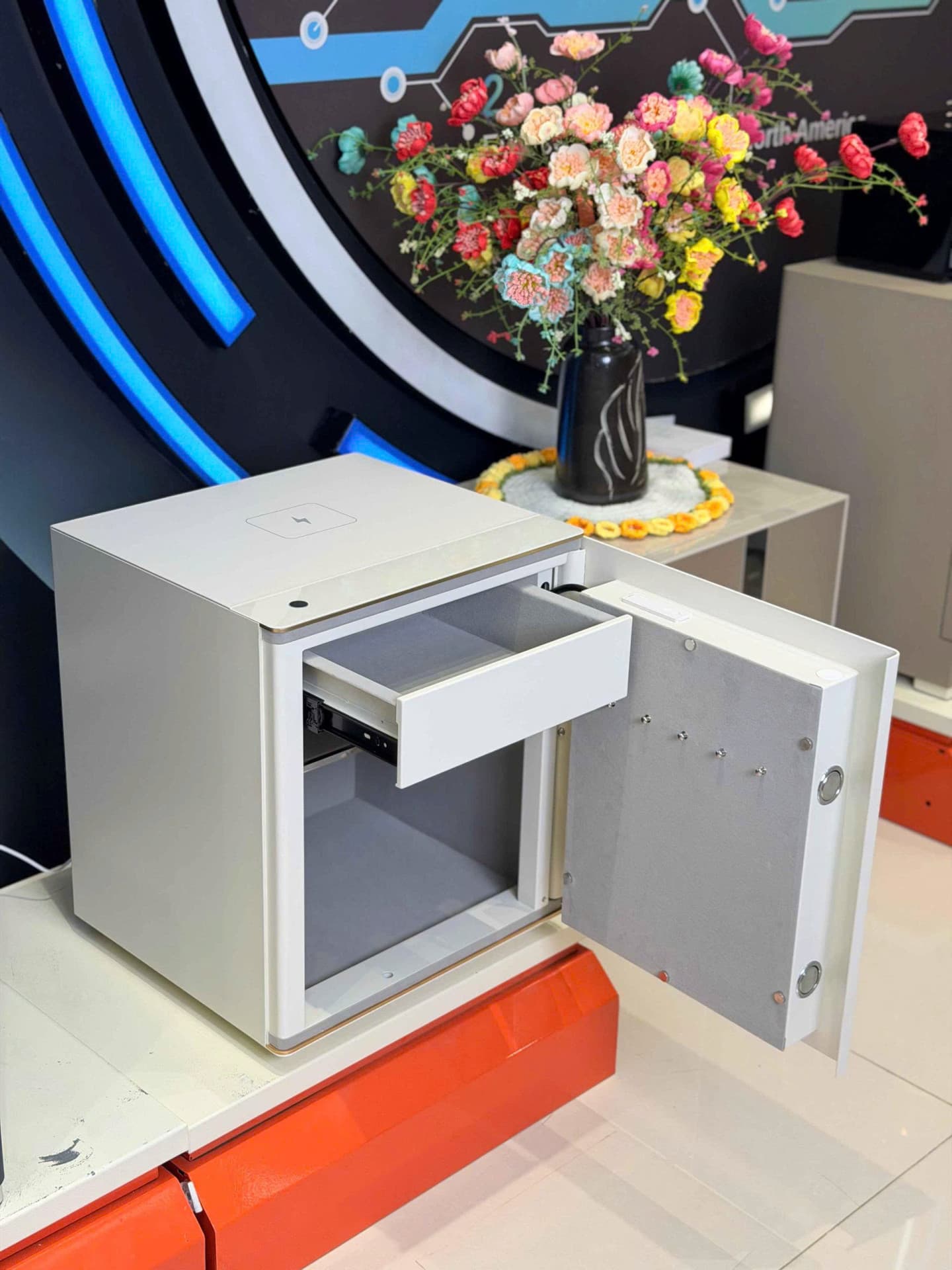 Két Sắt Thông Minh LIBERTY LBX300 – Đầu Giường Cao Cấp - Nỉ Xám , Nỉ Vàng, Nỉ Trắng