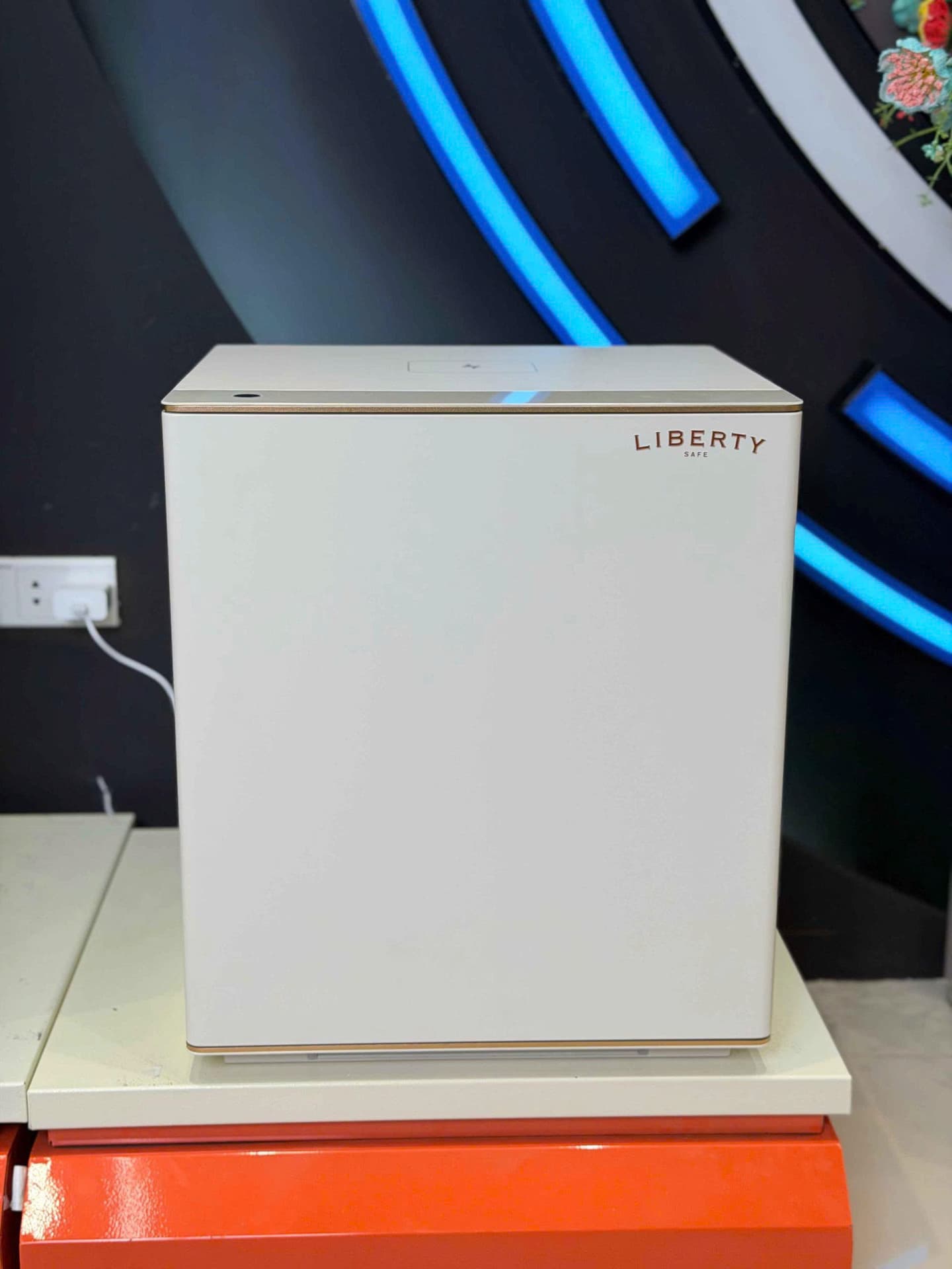 Két sắt LIBERTY LBX300 đầu giường cao cấp