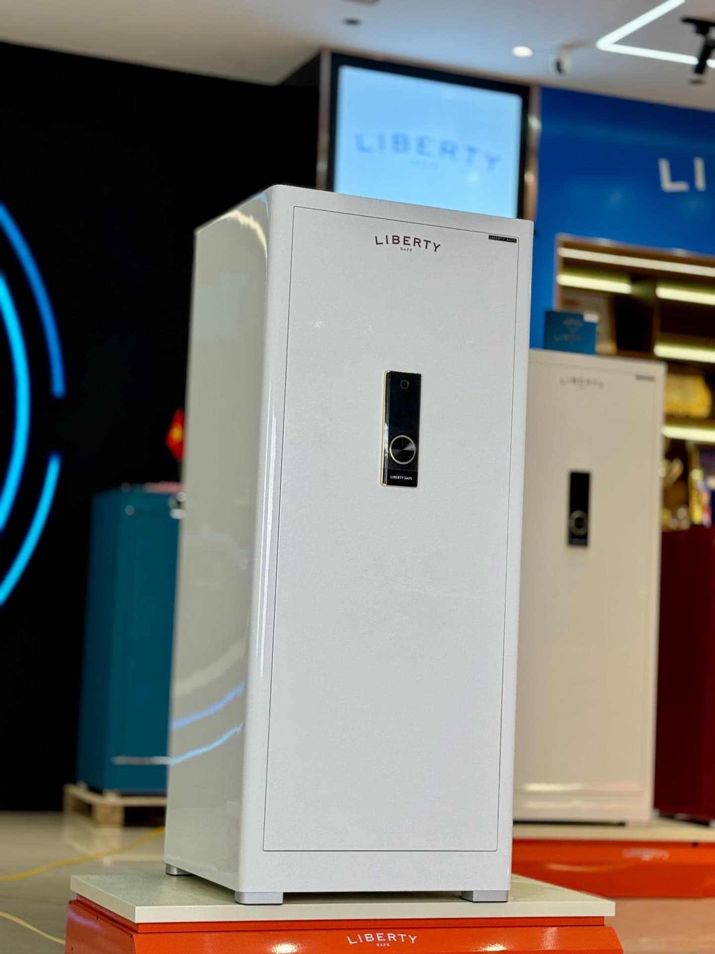 KÉT SẮT ĐỒNG HỒ CAO CẤP LIBERTY LB1500 PRO 6 WATCH WINDER TIFFANY - Nỉ Trắng, Nỉ Xám , Nỉ Vàng