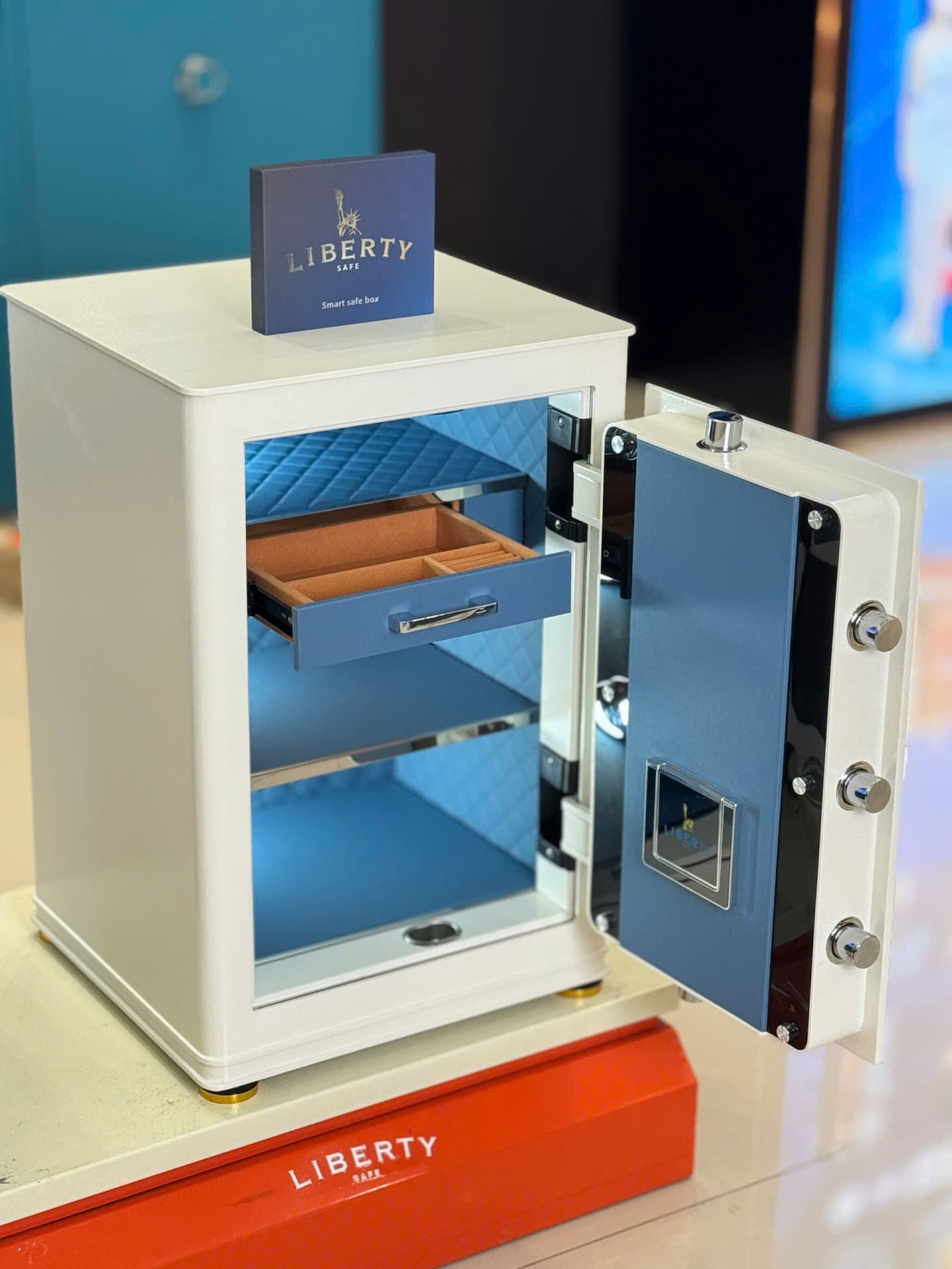 LIBERTY LB79 S12 Pro - Nỉ Trắng