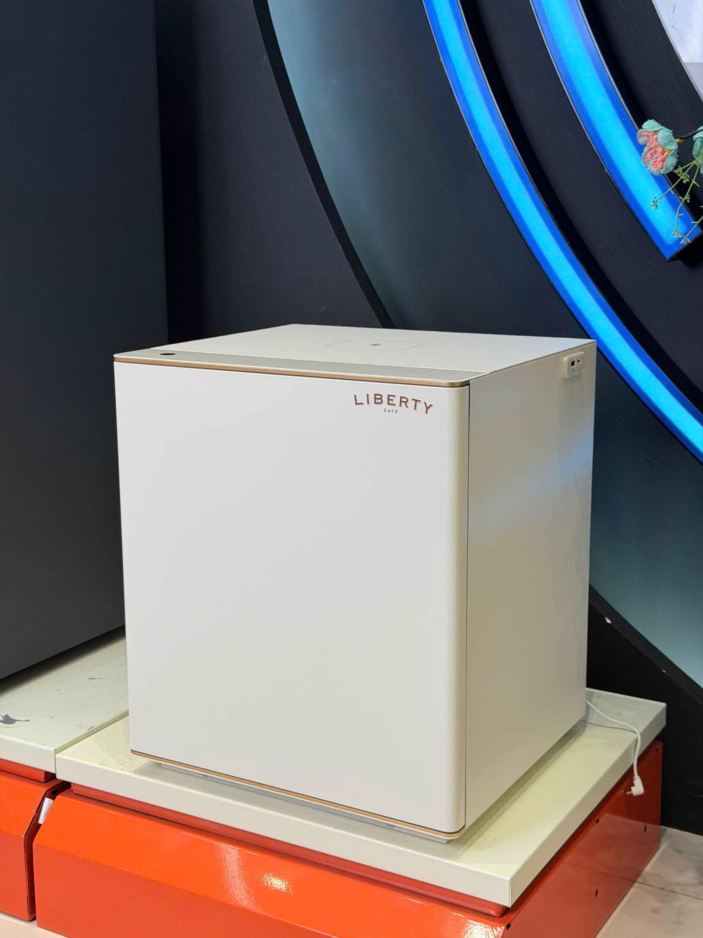 Két Sắt Thông Minh LIBERTY LBX300 – Đầu Giường Cao Cấp - Nỉ Xám , Nỉ Vàng, Nỉ Trắng