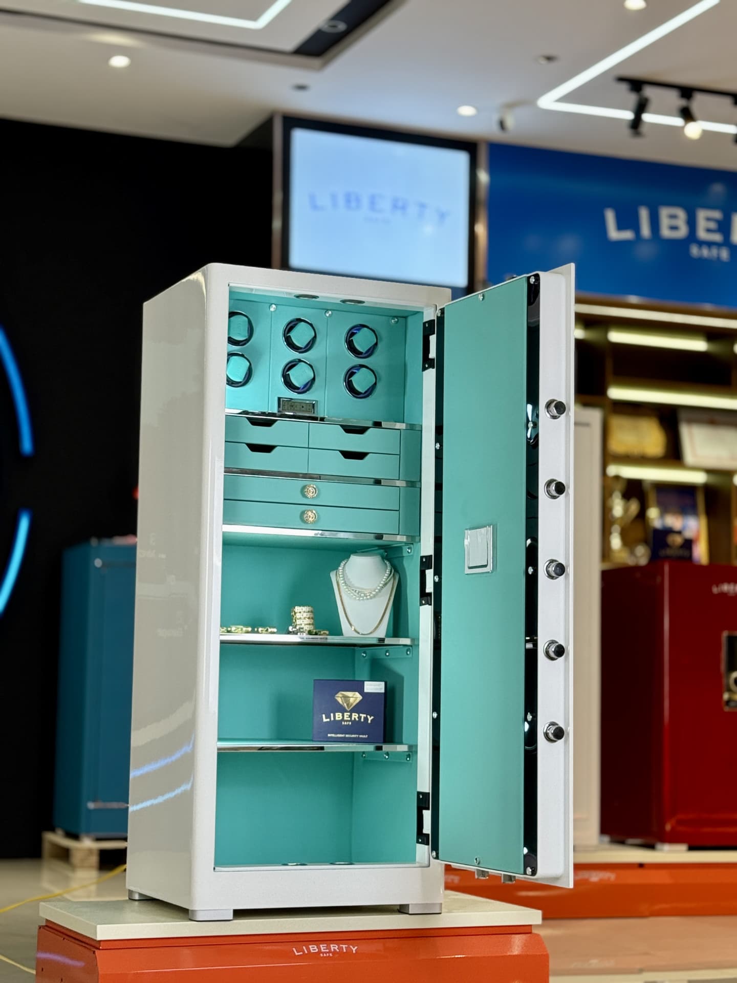 KÉT SẮT ĐỒNG HỒ CAO CẤP LIBERTY LB1500 PRO 6 WATCH WINDER VALIS MÀU TRẮNG ÁNH KIM - Nỉ Trắng, Nỉ Xám , Nỉ Vàng